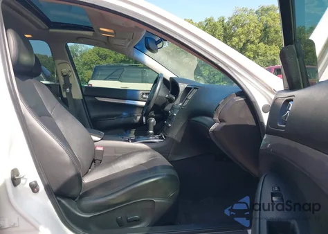 2015 Infiniti Q40 z USA, uszkodzony, nr VIN JN1CV6AP4FM502057